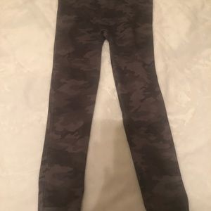 Camo spank leggings